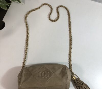シャネル　マトラッセ　フリンジ付きミニチェーンショルダーバッグ　をお買取りさせていただきました！