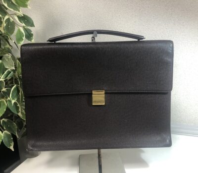 ルイヴィトン　タイガ　アンガラ　ビジネスバッグ　をお買取りさせていただきました！