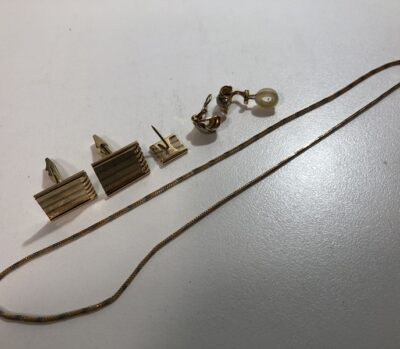 K18ネックレス、カフス、タイピン、イヤリング　をまとめてお買取りさせていただきました！