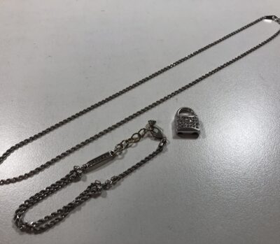 K18WGネックレス、K18WG＋メレダイヤブレスレット、K18WGチャーム　をまとめてお買取りさせていただきました！