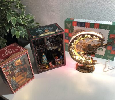 FUNPOLA LED3D木製パズル クリスマスヴァージョン 完成品x3個 をまとめてお買取りさせていただきました!