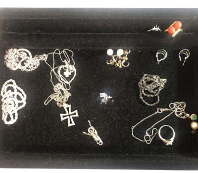 K18・K14WGネックレス、ピアス、エメラルド＋PT900ネックレス・リング等アクセサリー一式　をまとめてお買取りさせていただきました！