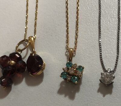 色石・メレダイヤ＋K18ネックレスｘ2、メレダイヤ＋Pt900ネックレス　をまとめてお買取りさせていただきました！