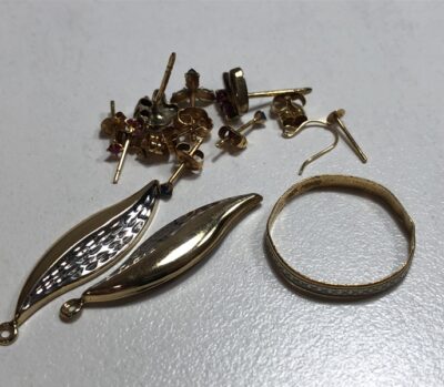 K18ピアストップ、ピアス大量、Pt900ｘK18コンビリング　をまとめてお買取りさせていただきました！