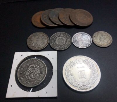 明治一圓銀貨、竜・旭日50銭銀貨、2銭銅貨一式　をまとめてお買取りさせていただきました！