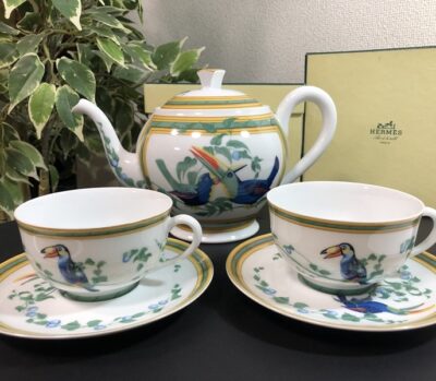 エルメス　トゥカン　ティーポット、カップ＆ソーサー2客セット　をまとめてお買取りさせていただきました！