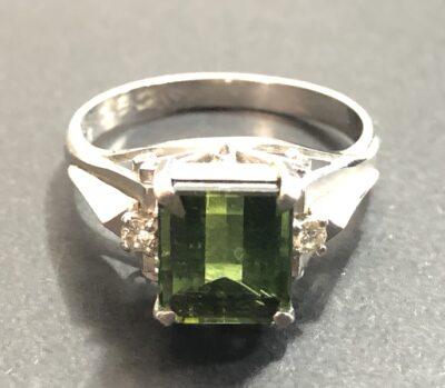 色石・メレダイヤ＋PT900リング　をお買取りさせていただきました！