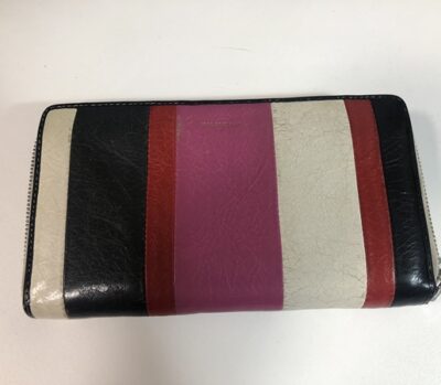 バレンシアガ　ラウンドファスナー長財布　をお買取りさせていただきました！