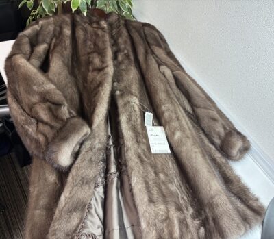 エンバ　ブルーアイリスミンクコート　をお買取りさせていただきました！