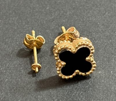 オニキス＋Au750（K18）ピアス（片方のみ）、K18ピアス（石取れ、片方のみ）