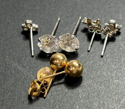 K18ピアス、K18WG・K14WGピアス　一式　をまとめてお買取りさせていただきました！